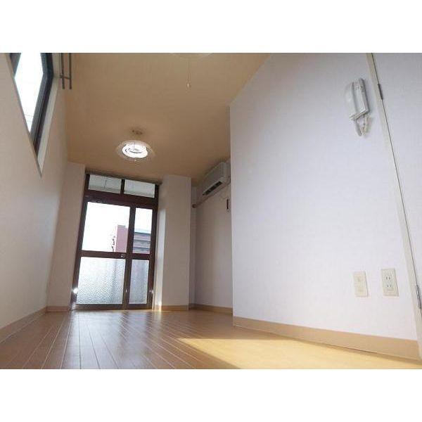 居室・リビング　※同物件別室※