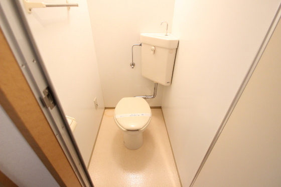 トイレ　※別号室の写真です。