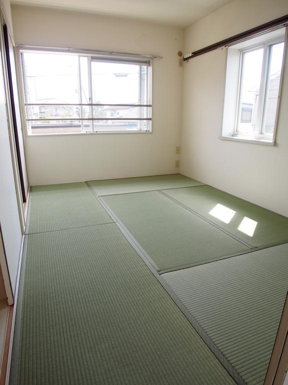 その他部屋・スペース　和室も2面採光！！⇒洋室にリノベ
