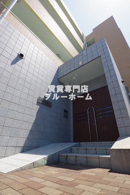 建物外観　鉄筋コンクリート造4階建てのしっかりとした物件！