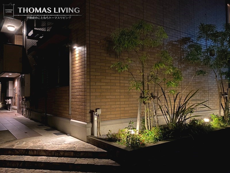 エントランス　外構の植栽写真