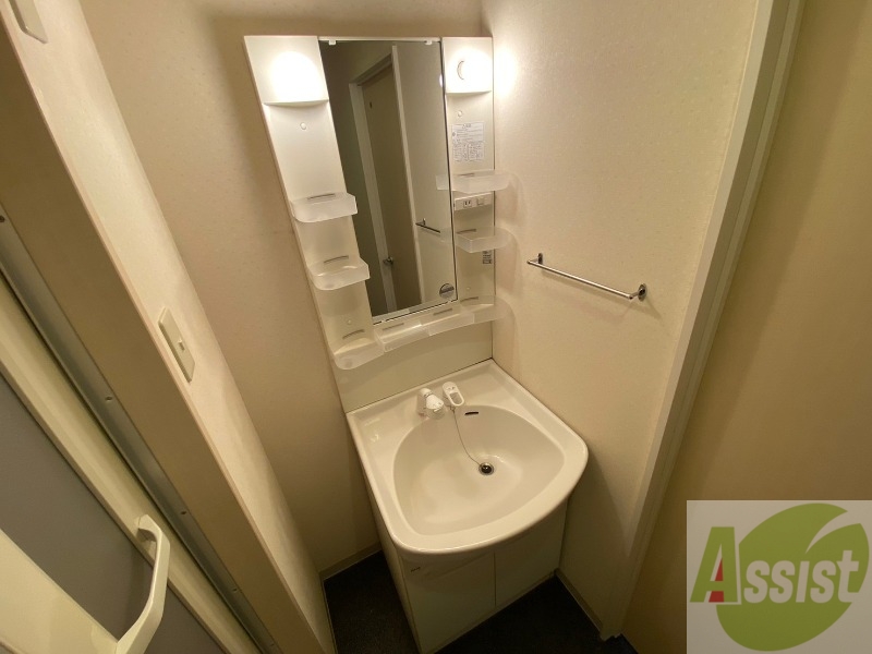 洗面設備　シャンプードレッサー。身支度はここでばっちり。