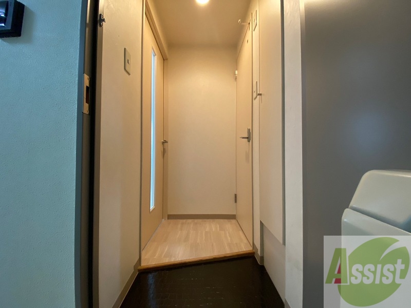 玄関　玄関の様子です。明るい印象ですね。気分もあがりそう。