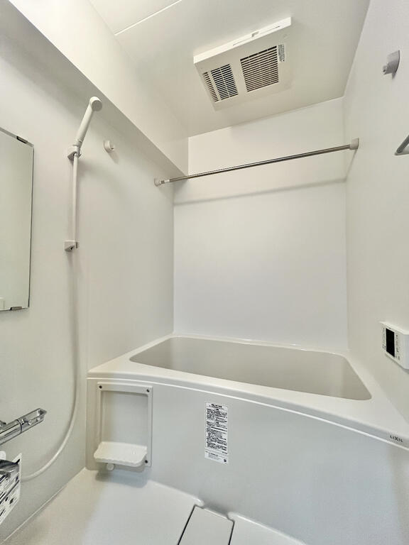 バス・シャワールーム　●追焚き・浴室換気乾燥機付きのバスルーム！