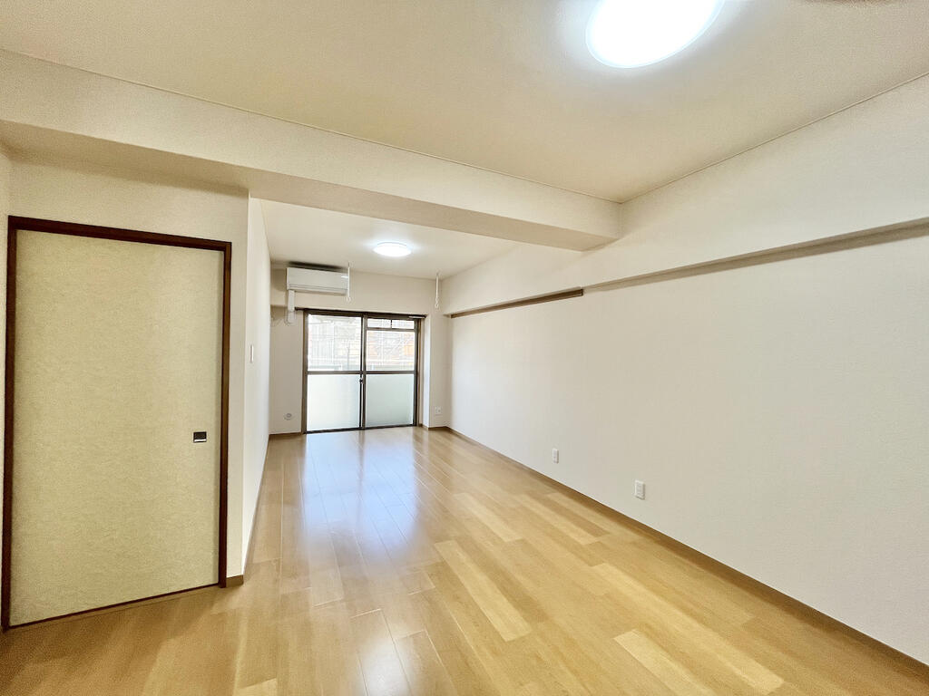 居室・リビング　●15.2帖のリビング！