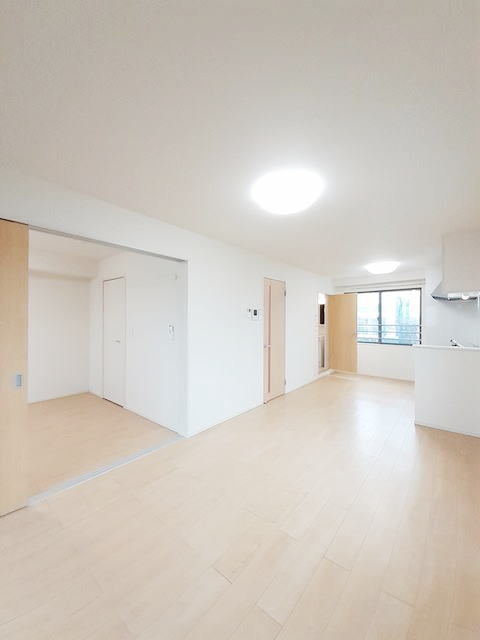 居室・リビング　※左右反転　現況優先