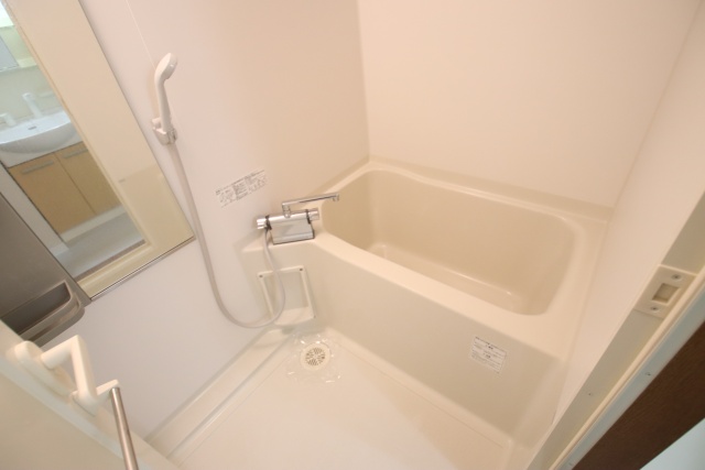 バス・シャワールーム　※別室の参考写真の為、現況優先です。