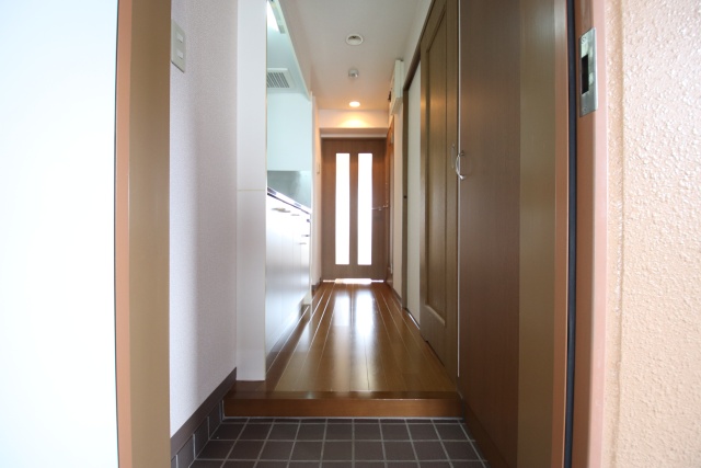 玄関　※別室の参考写真の為、現況優先です。