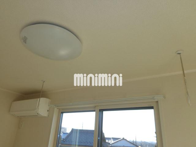 玄関　録画機能付きモニターホン＆ミラー付き下駄箱完備