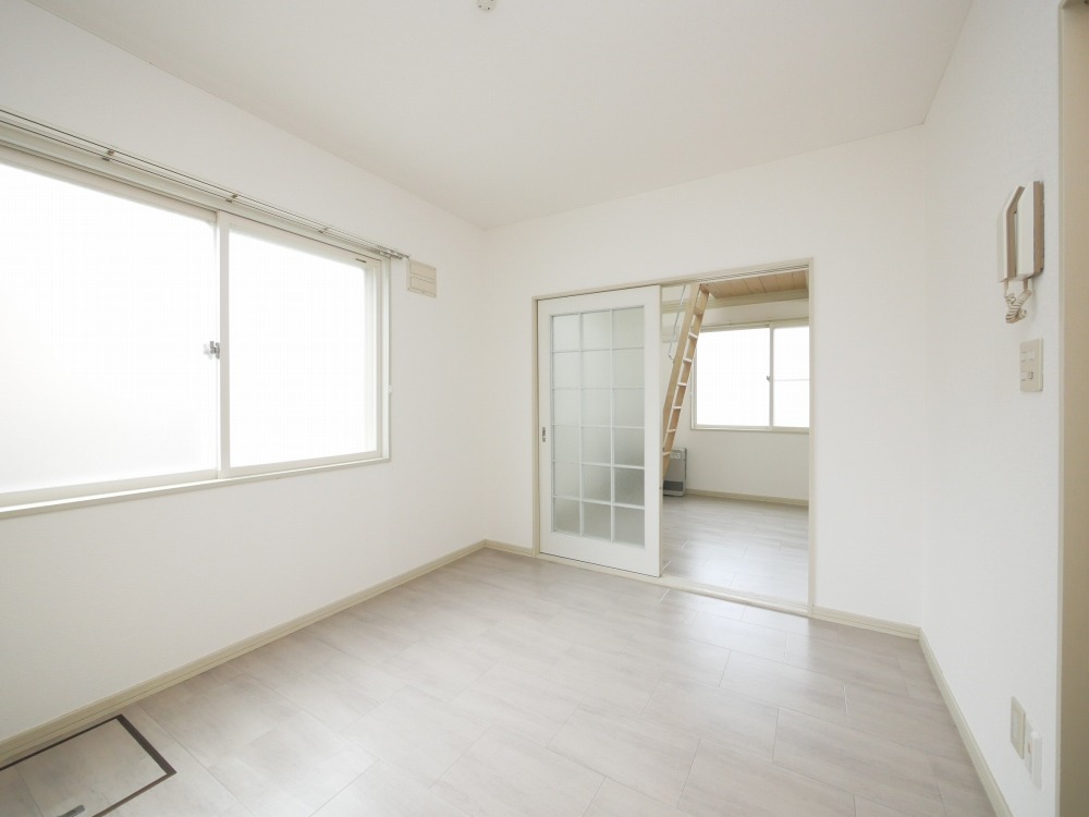 居室・リビング　【レオパレス21麻生第7】を見たとお伝えください♪