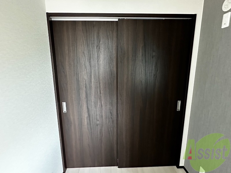 収納　収納はこちらのクローゼットをお使いください。