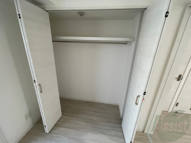 収納　クローゼットは奥行きもあり、荷物が多い方でも安心です。