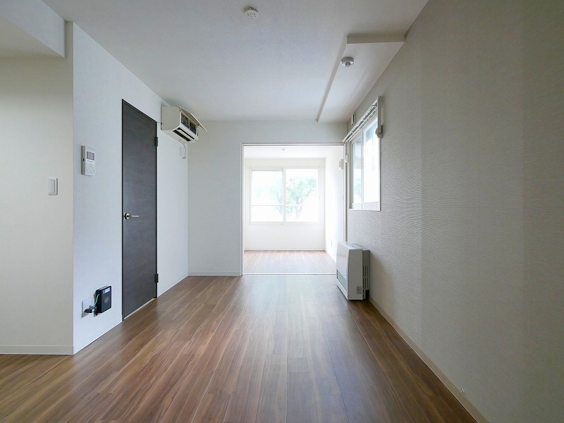 居室・リビング　※別号室参考写真