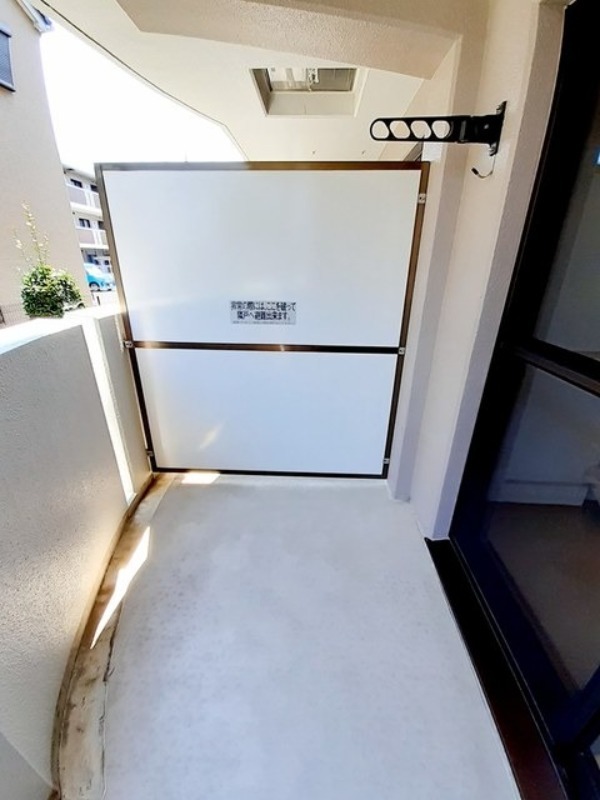 バルコニー　図面と現状に相違がある場合には現状を優先