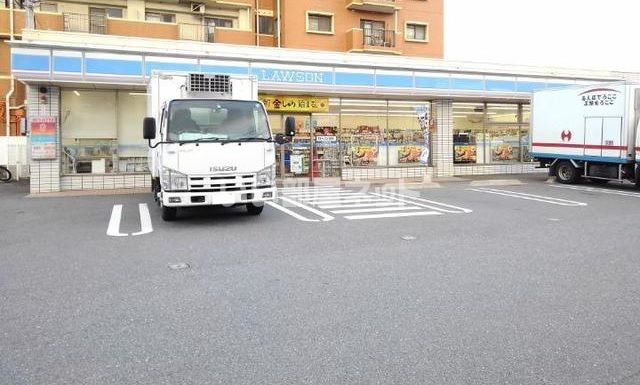 コンビニ　ローソン博多半道橋店（コンビニ）まで687m