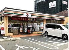 コンビニ　セブンイレブン博多筑紫通店（コンビニ）まで942m