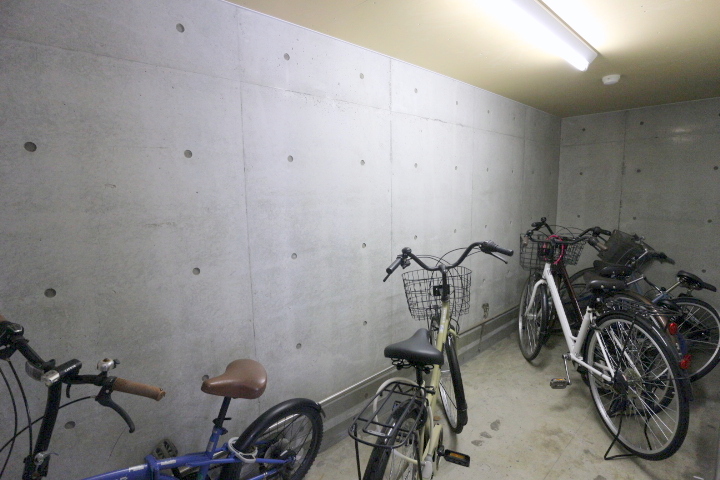 その他共有部分　駐輪場です♪