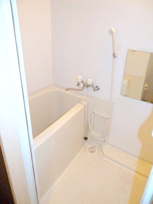 バス・シャワールーム　ゆったりとしたお風呂です♪