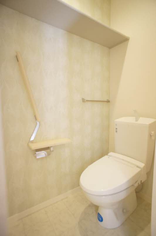 トイレ　※同施工メーカーの類似物件になります。