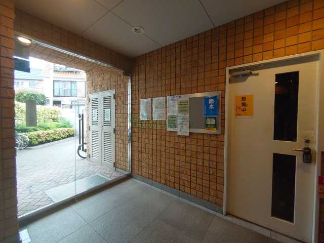 エントランス　リライフ下北沢店