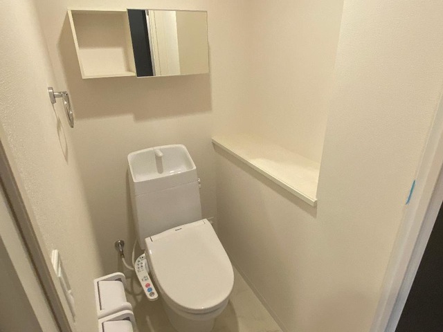 トイレ　落ち着いた色調のトイレです♪