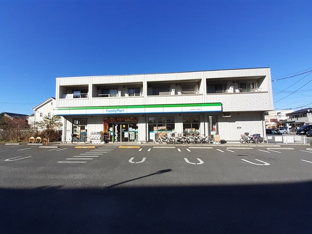 コンビニ　ファミリーマート 足立舎人一丁目店（コンビニ）まで382m