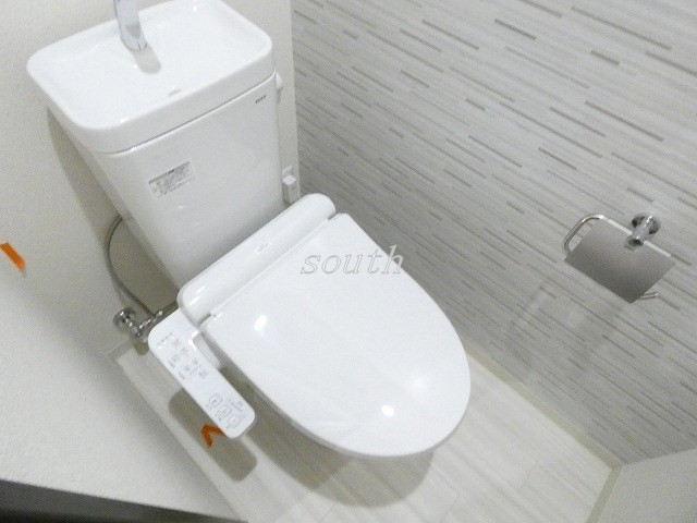 トイレ　ウォシュレット付きのトイレ