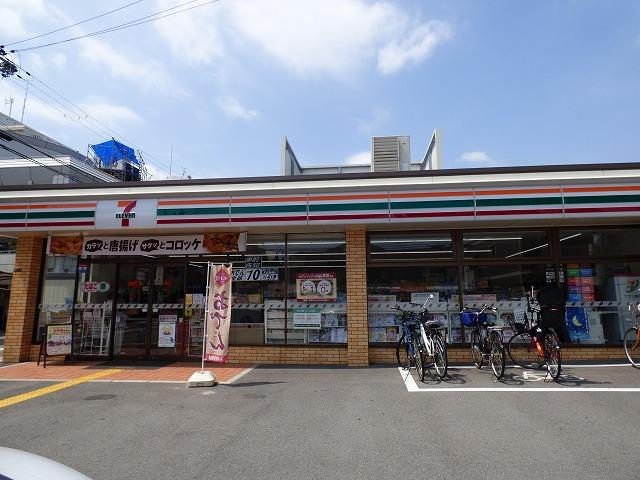 コンビニ　セブンイレブン（コンビニ）まで415m