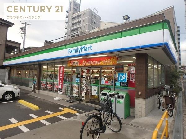 コンビニ　ファミリーマート諏訪一丁目店（コンビニ）まで749m