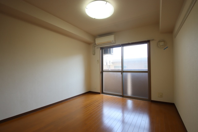 居室・リビング　※別室の参考写真の為、現況優先です。