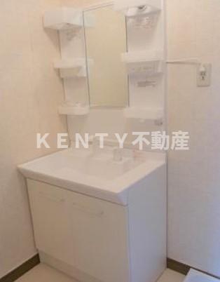 洗面設備　脱衣スペースもあります