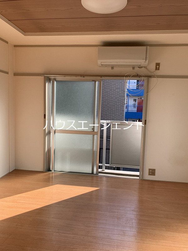 居室・リビング　明るいお部屋です。