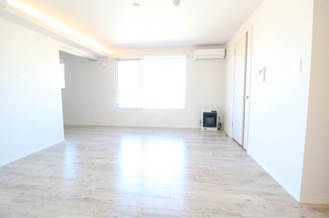 居室・リビング　広々明るいリビング♪