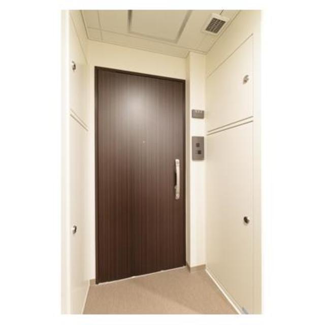 玄関　※写真は同タイプ住戸です。