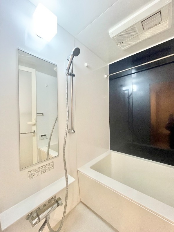 バス・シャワールーム　※別部屋の参考写真です。