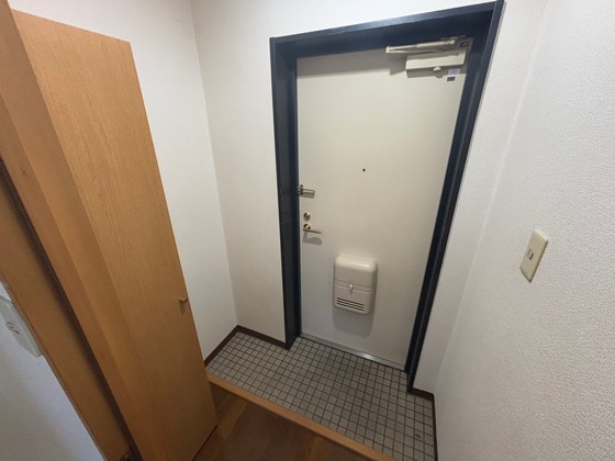 玄関　※別部屋の写真です