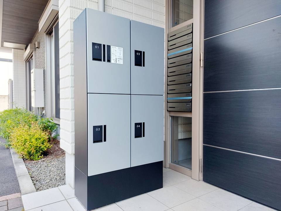 エントランス　宅配ボックス
