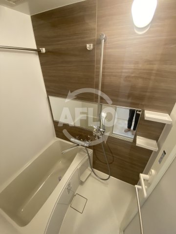 バス・シャワールーム　スプランディッド天王寺III　浴室