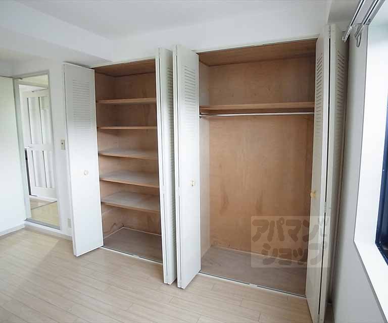 収納　クローゼット