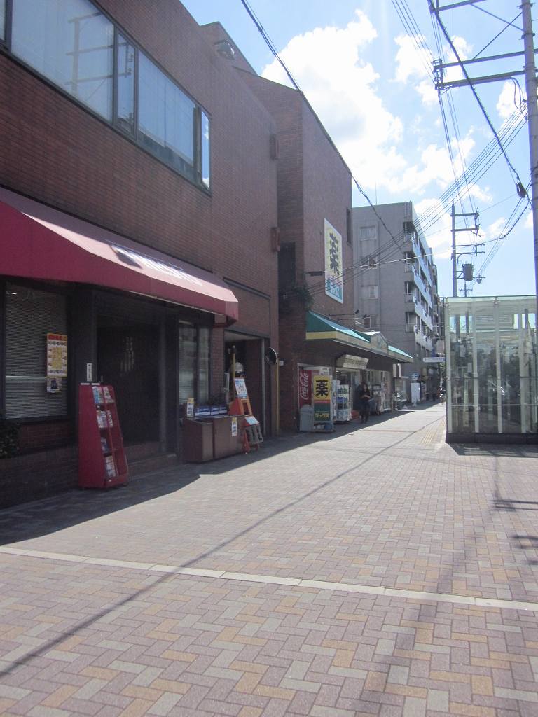 ドラックストア　ダックス西大路御池店（ドラッグストア）まで241m