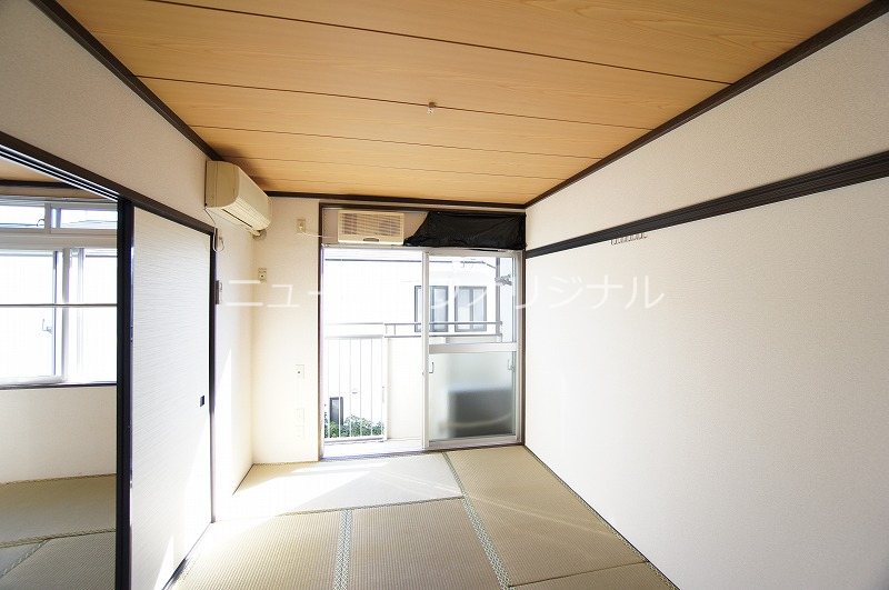 居室・リビング　5.4帖の和室です。