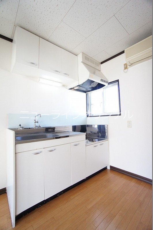 キッチン　コンロは設置幅・ガスの種別を確認の上、ご用意下さい