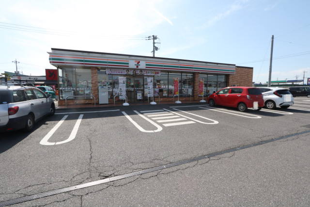 コンビニ　セブンイレブン　宇都宮下平出店（コンビニ）まで350m