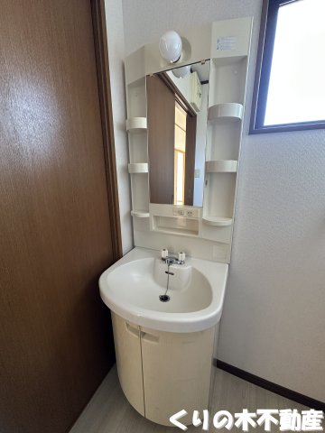 洗面設備　使いやすい洗面所です