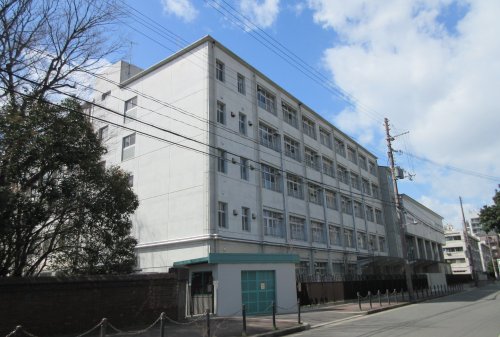 中学校　大阪市立北稜中学校（中学校）まで460m