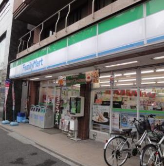 コンビニ　ファミリーマート（コンビニ）まで86m