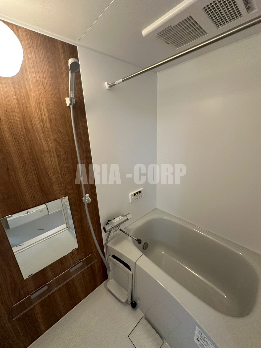 バス・シャワールーム　追炊き・浴室乾燥機付きのバスルーム♪