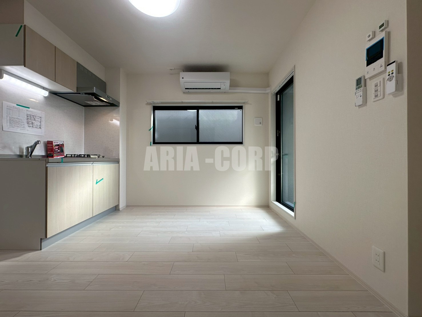 居室・リビング　白を基調とした統一感あるお部屋です！