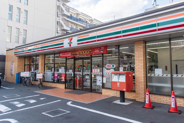 コンビニ　セブンイレブン 東京医科大前店（コンビニ）まで1062m