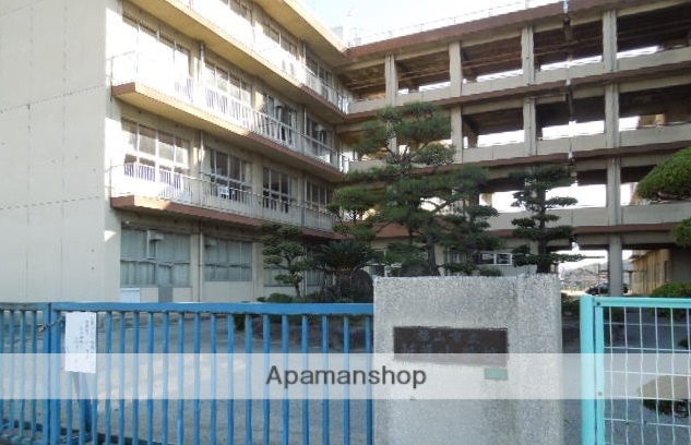 小学校　福山市立新涯小学校（小学校）まで1500m